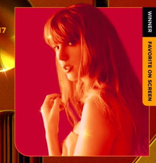 TSUpdating's tweet photo. 🚨| Taylor Swift wins ‘Favorite On-Screen’ at the #iHeartAwards! https://t.co/aXhm9zgIo8