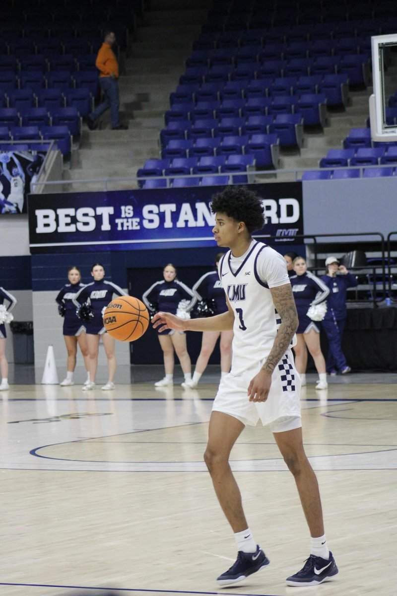 D2 standout SAC Freshman of the Year forward Elyjah Freeman has entered the transfer portal he told The Portal Scoop!

6’8 freshman from Palm Beach, Florida averaged 18.8 points and 9.2 rebounds. Shot 57% from the field 46% from three!