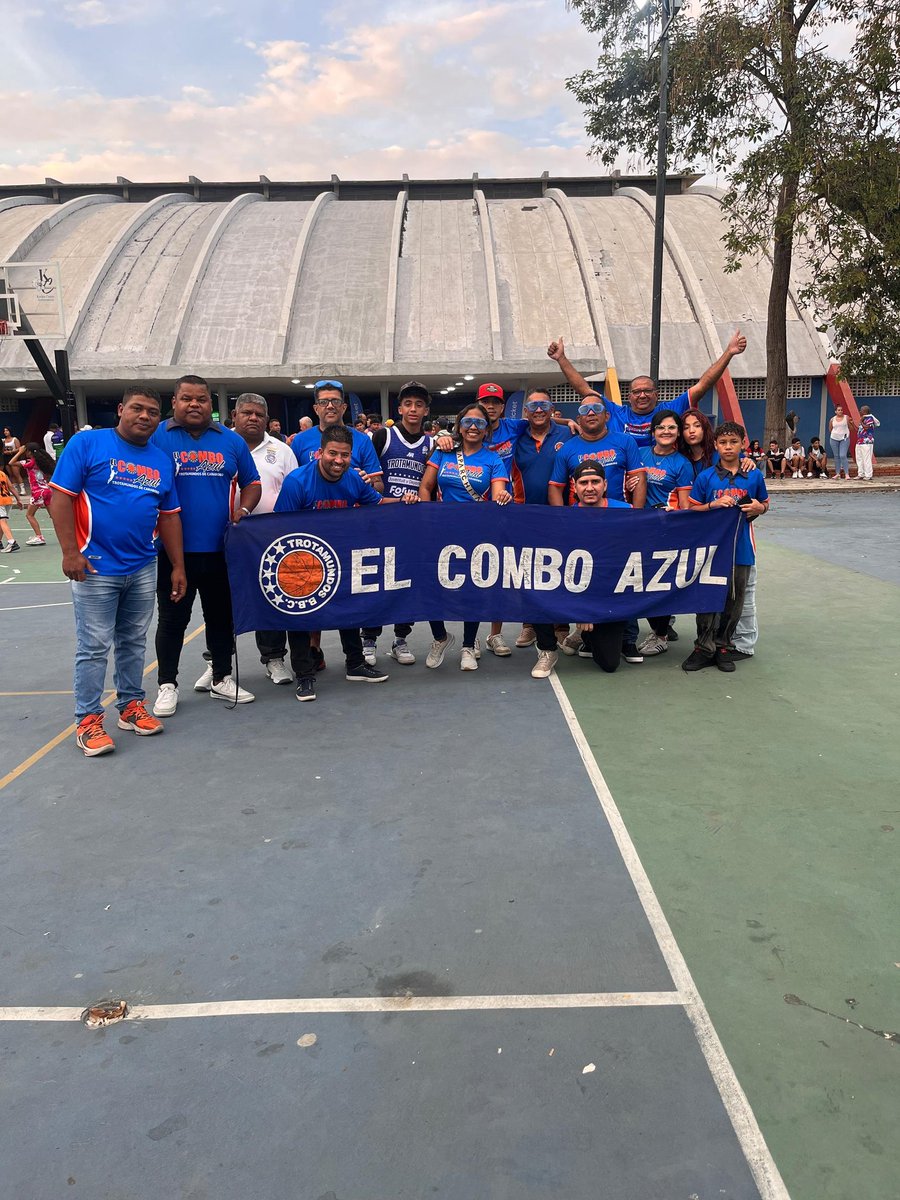 El combo en la carretera!!!  En Maracay presentes #VamoPorLa12