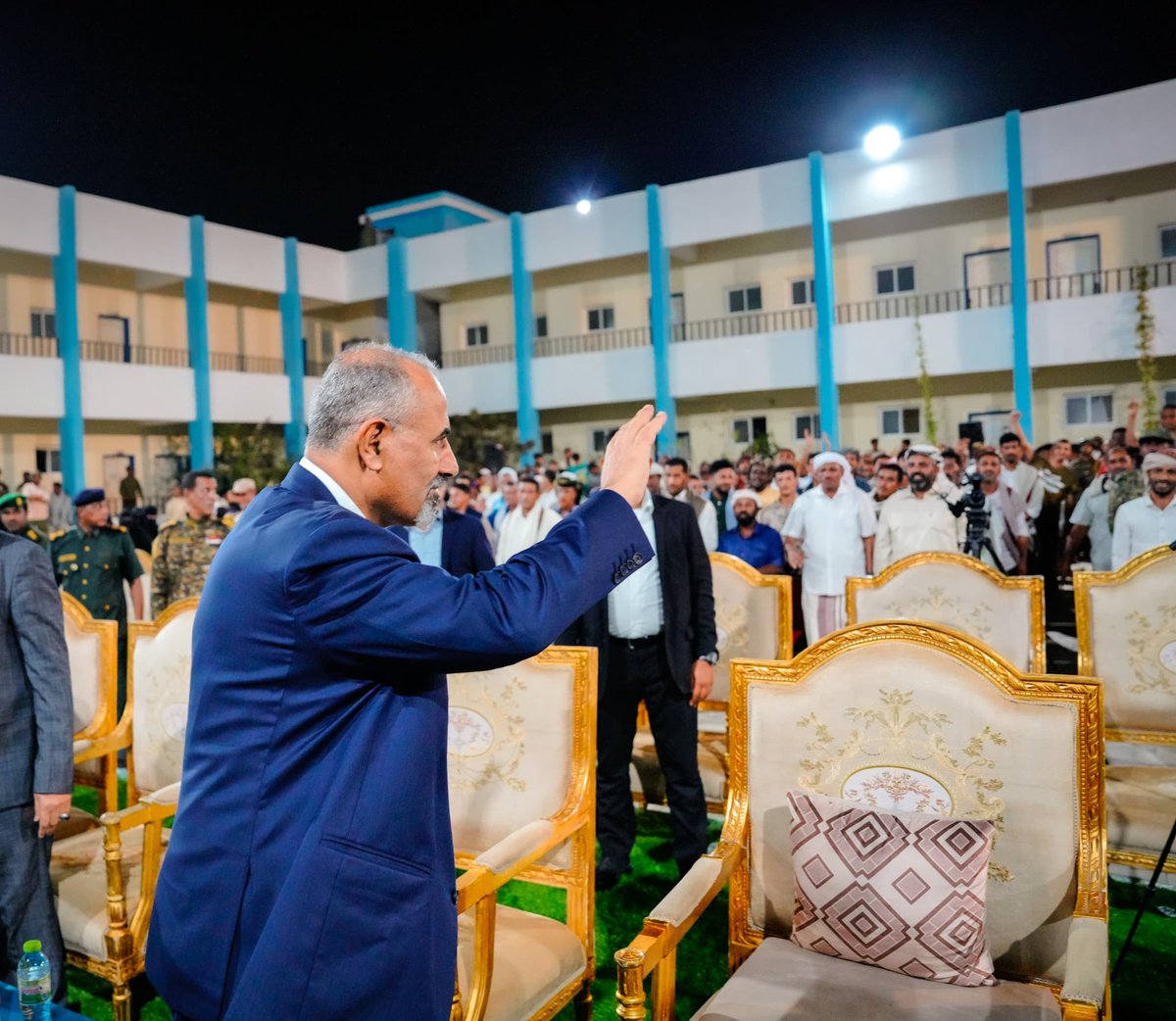 شهد الرئيس القائد عيدروس قاسم الزُبيدي رئيس المجلس الانتقالي الجنوبي، نائب رئيس مجلس القيادة الرئاسي، الأمسية الرمضانية التي أقامتها السلطة المحلية، وقيادة المجلس الانتقالي بمحافظة أرخبيل سقطرى، للقيادات المحلية والوجهاء والمشايخ والشخصيات الاجتماعية وممثلي قطاع الشباب والمرأة في