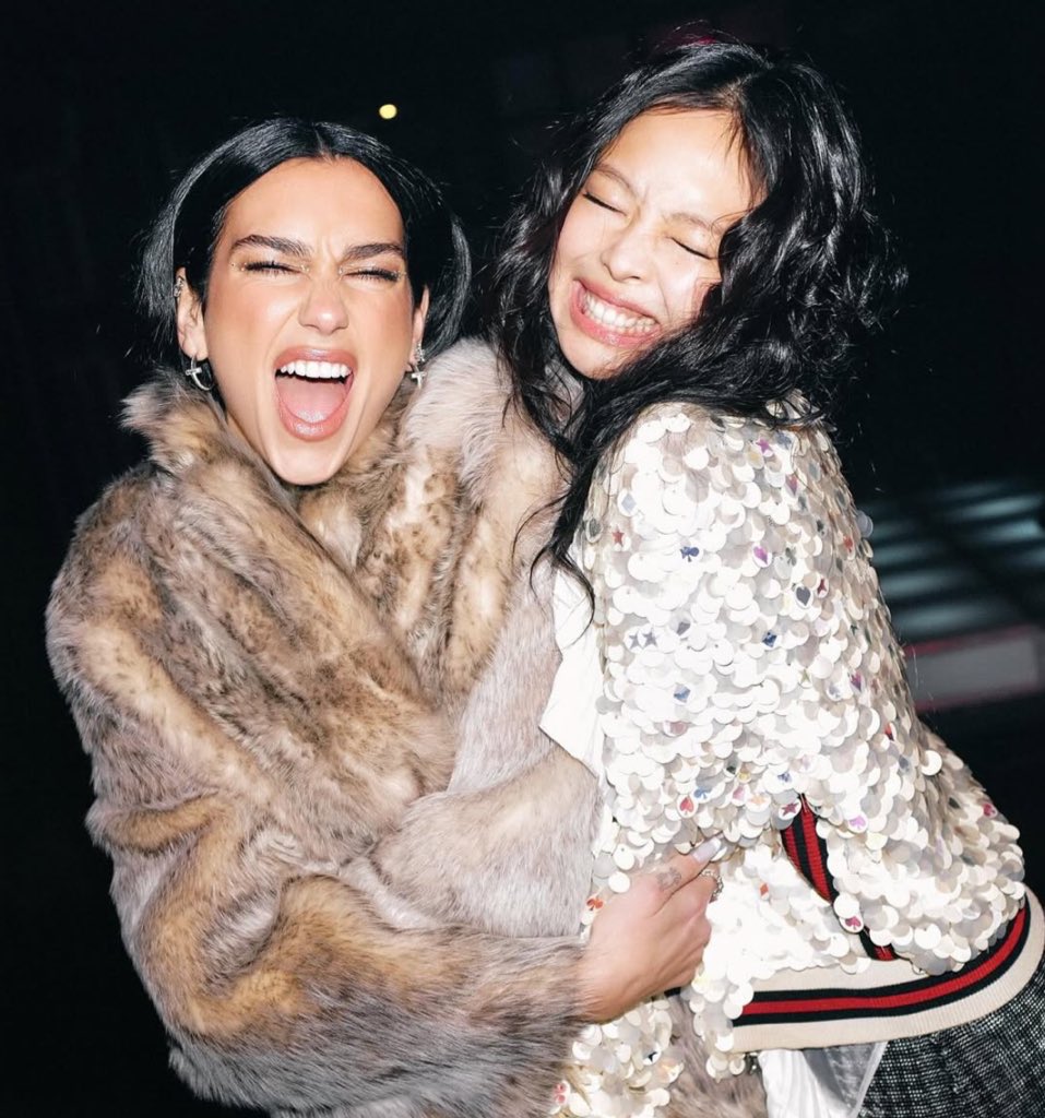 #JENNIE and @DuaLipa’s “Handlebars” debuts at #80 on this week’s Billboard Hot 100 — It’s Dua’s 24th entry on the chart!