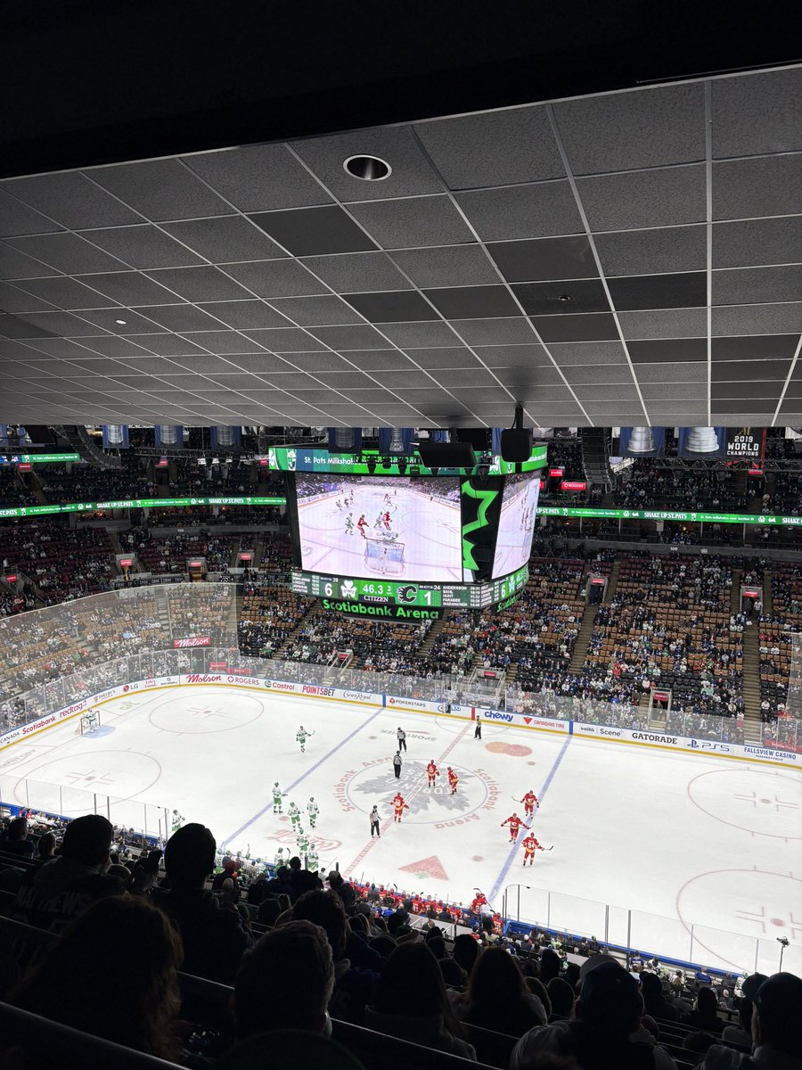 Josh_Pio_11's tweet image. Game 1 of 2 for trip done! I’m shattered night @MapleLeafs #LeafsForever @OurLeafsNation over from England! Whole day travelling was worth it. See you Wednesday @MapleLeafs @OurLeafsNation