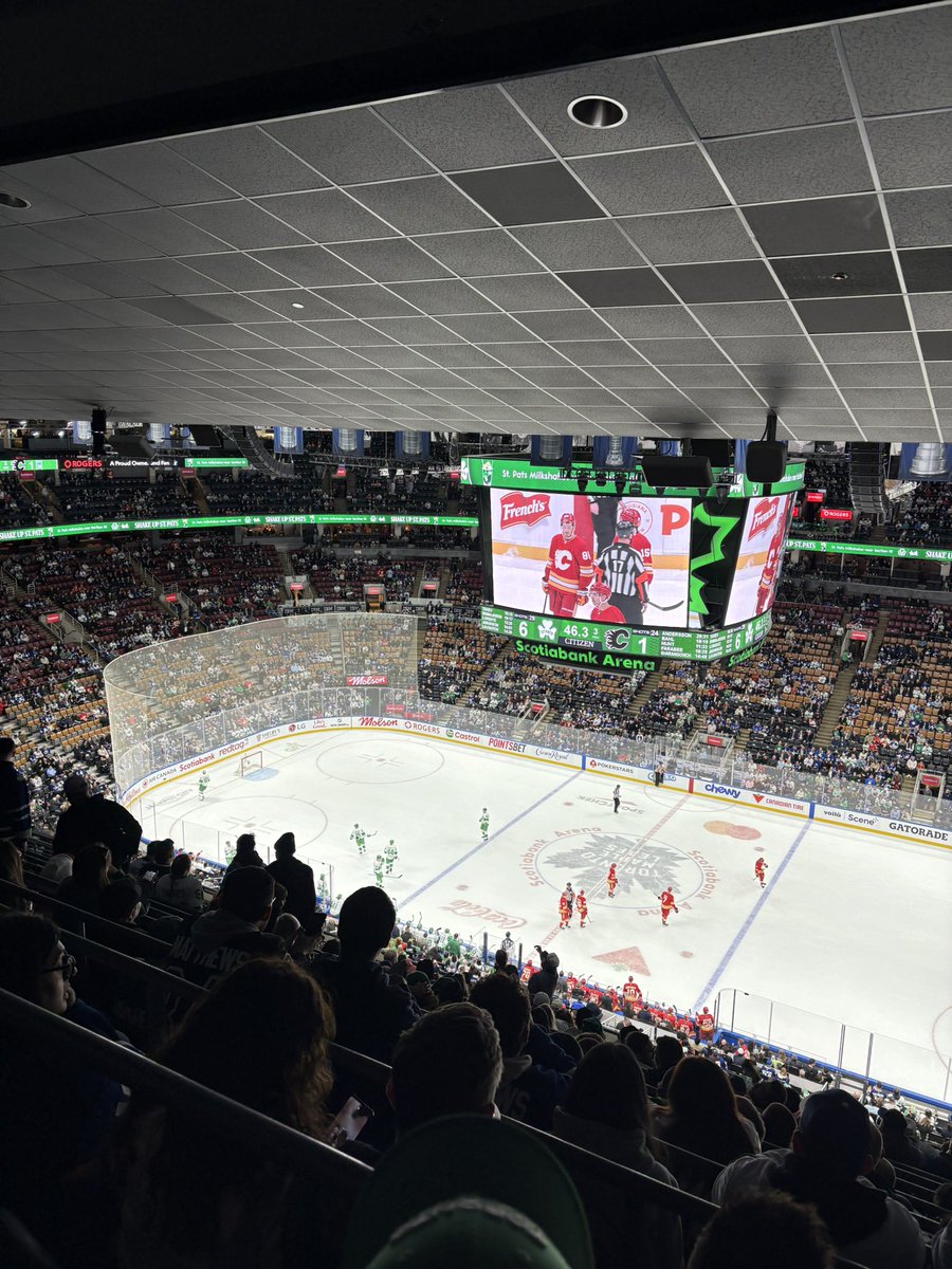 Josh_Pio_11's tweet image. Game 1 of 2 for trip done! I’m shattered night @MapleLeafs #LeafsForever @OurLeafsNation over from England! Whole day travelling was worth it. See you Wednesday @MapleLeafs @OurLeafsNation