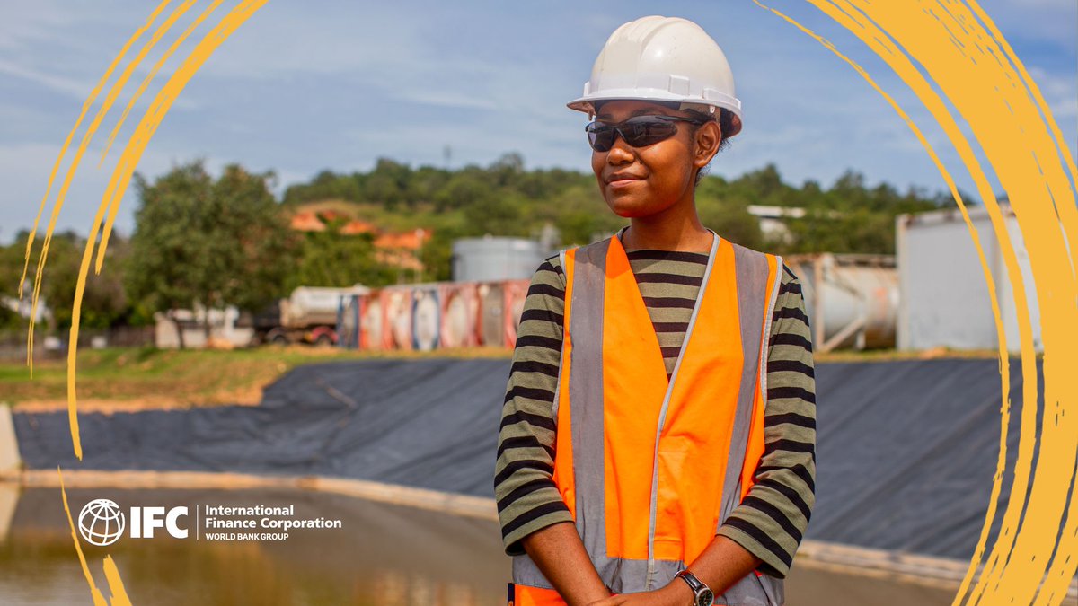 IFC_AsiaPacific's tweet photo. @IFC_org’s #MeriSaveTrades initiative is supporting 18 leading PNG companies and their 15,000 employees to deliver workplaces where everyone can thrive. With thanks to @DFAT for their support https://t.co/S0qTdOPEFb https://t.co/PZOjICvVMr