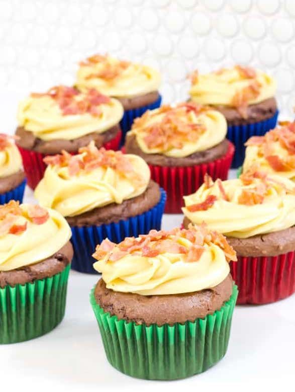 mindycancook's tweet image. So easy, but they feel fancy!
Chocolate Cupcakes with Caramel Frosting and Bacon! ⇣ mindyscookingobsession.com/chocolate-cupc…

#easybaking #baking #springrecipes #springbaking #cupcakes #desserts