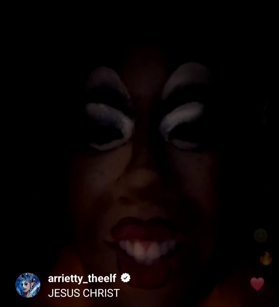 leiagrayi's tweet image. my favorite genre of pictures