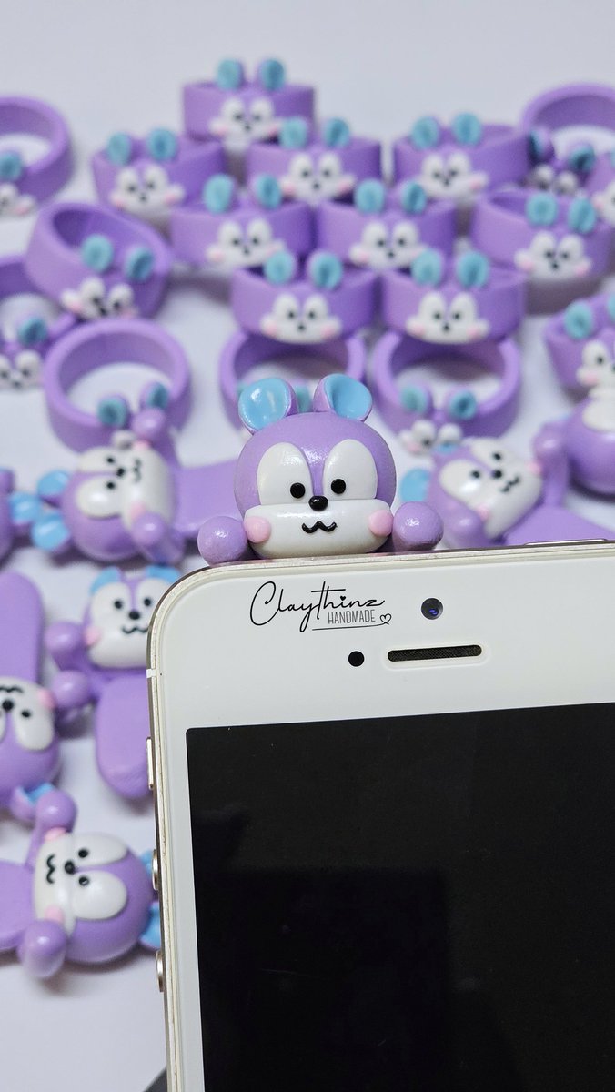 claythinz's tweet photo. Yayy! I'm so glad to be back! 🫶
Say hello to these cutie clay hippers and rings Bt21 Mang inspired. They're all set for J-Hope's concert! 🫶💜

💜 Mang phone hippers
💜 Mang clay ring 

* Open for pre-order
* Other characters available upon request
* Order yours now! https://t.co/2H1rs9yXRX