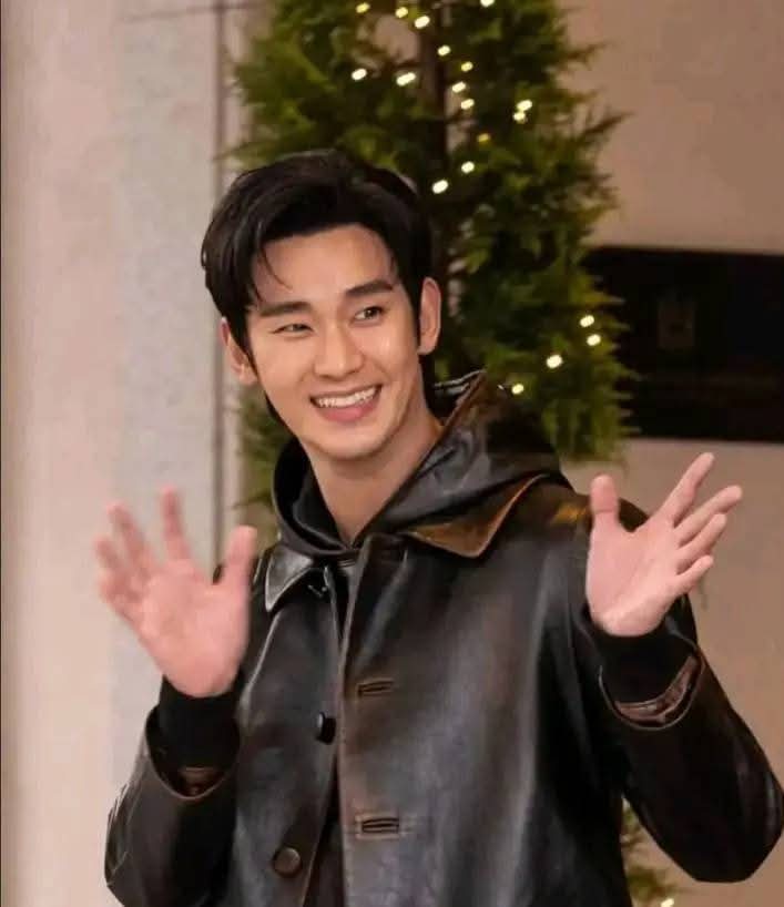 Swan_penlay's tweet photo. #Stopfakesnews
#StopCyberbullying
#ProtectKimSooHyun 🙏
WE LOVE YOU FOREVER ❤❤❤❤❤
WE STAND WITH YOU 🥰🥰🥰 https://t.co/6MAXZW6xMQ
