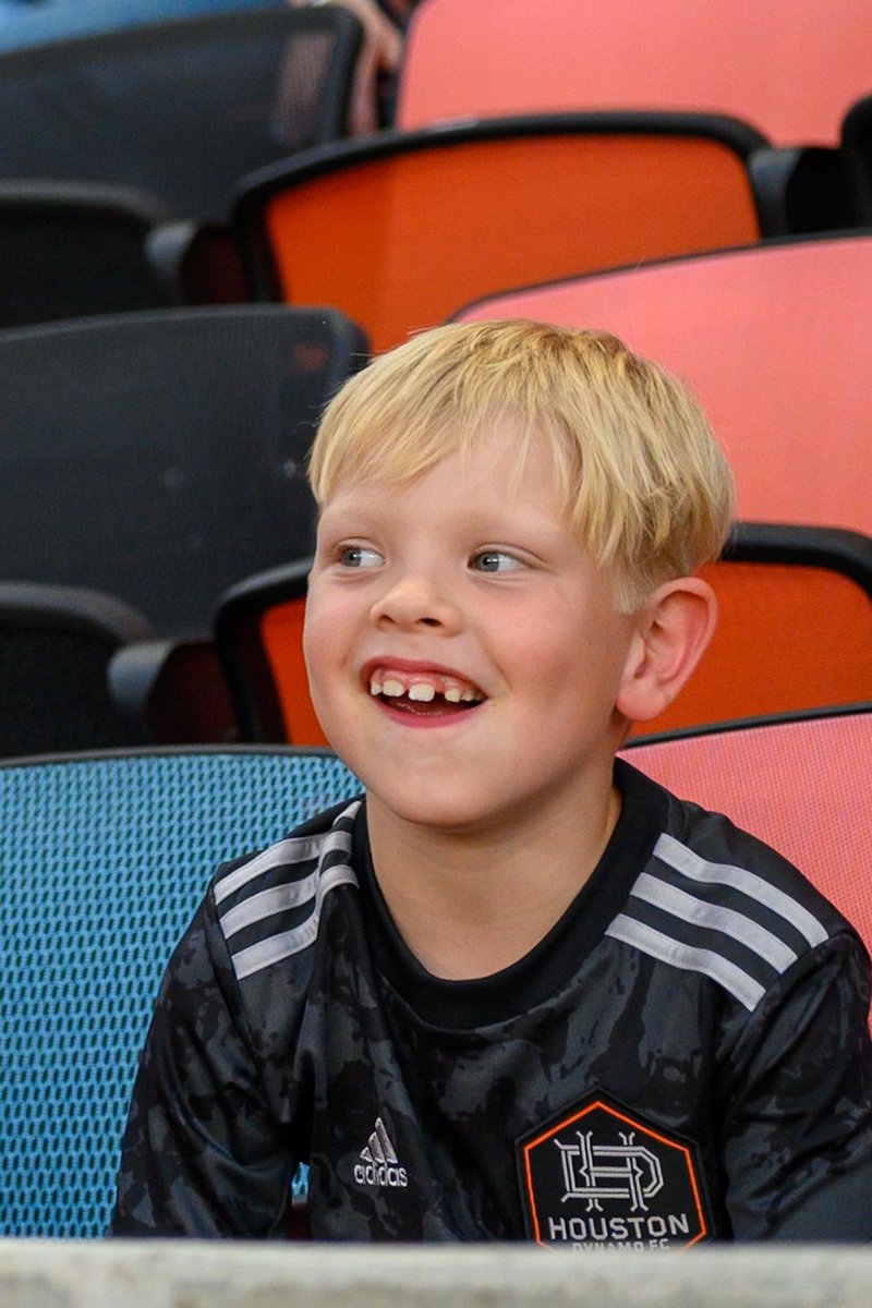 MsKriNT's tweet photo. Fun with Diesel at the @HoustonDynamo game #houstondynamo #ForeverOrangeForeverHouston #soccer #houstonsoccer #dynamodiesel https://t.co/6Eme4NfUC1