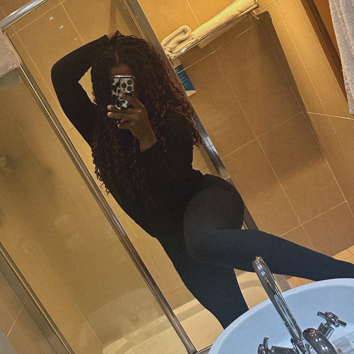 Ina_nsa's tweet photo. Do I look sexy in all black??? 💗
-
#femboy #gaysex #femboi #ebony #ebonysex #gayfemboy #sex #Femboyporn #gayporn #Femboysex https://t.co/tZtdYjZLli