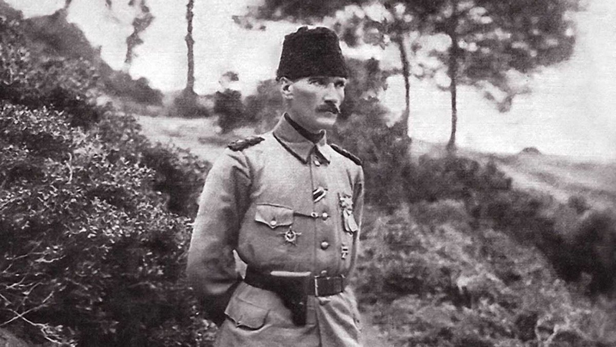 ozden_fans's tweet photo. Çanakkale Geçilmez. 
Türk Milleti Asla Boyun Eğmez 🇹🇷🇹🇷🇹🇷🇹🇷🇹🇷
.
Ulu Önderimiz Gazi Mustafa Kemal Atatürk ve silah arkadaşlarını rahmet ve minnetle anıyoruz.
.
#çanakkalegeçilmez🇹🇷 #çanakkalezaferi🇹🇷 #18mart1915çanakkalezaferi #MustafaKemalAtatürk https://t.co/YfL8gNLVqc