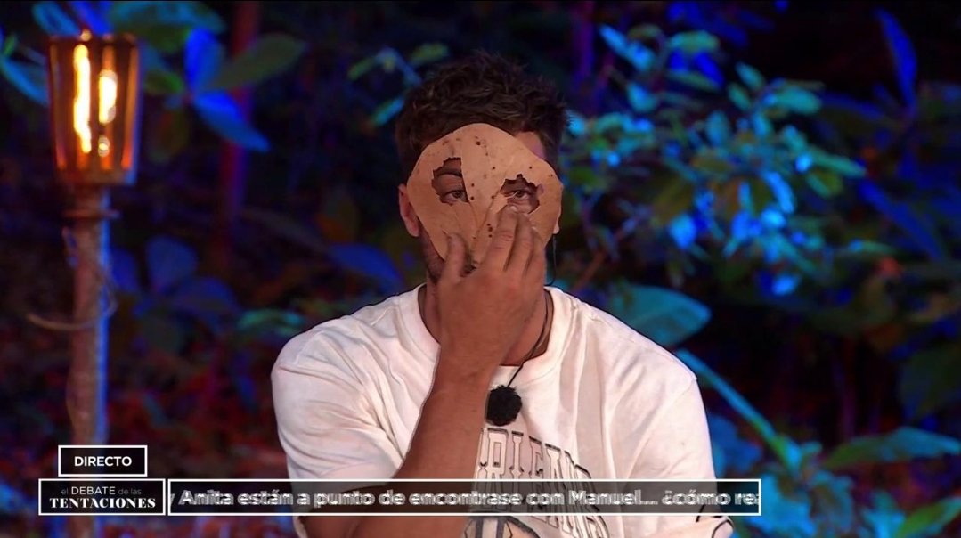 Yo en el oculista con el aparato ese en la cara después de que me añada otro cristal y me pregunte si veo mejor, peor o hay poca diferencia

#TentacionesDBTFinal1