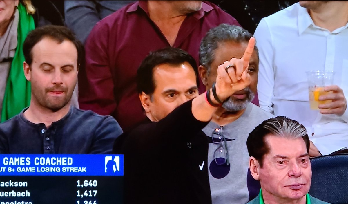 Respect2BC's tweet photo. @Sergio_PR_Ayala @NYCDemonD1va lol #Knicks https://t.co/re6YhgNISF