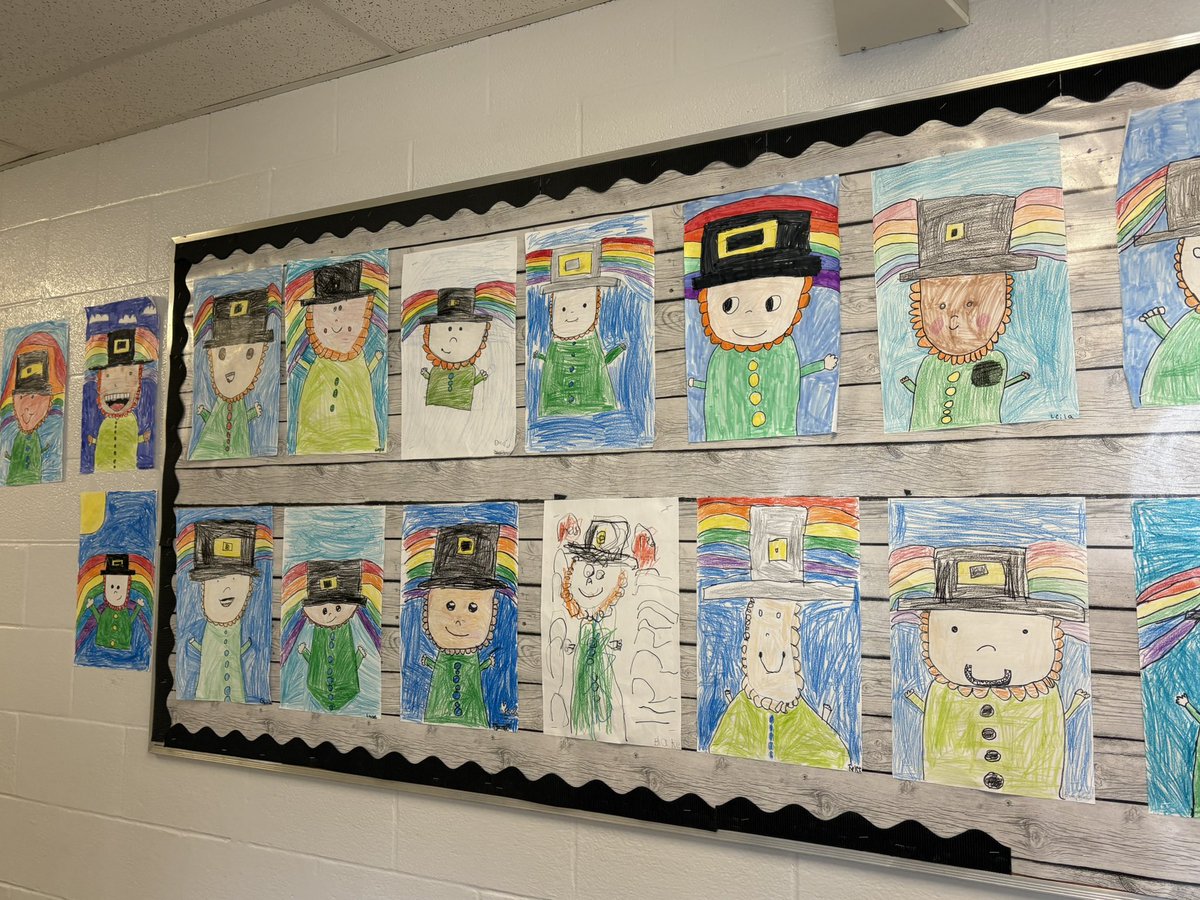 mrsviselli's tweet photo. Happy St. Paddy’s Day from Room 103 🍀@transfigtcdsb https://t.co/Tg72GRqaWc