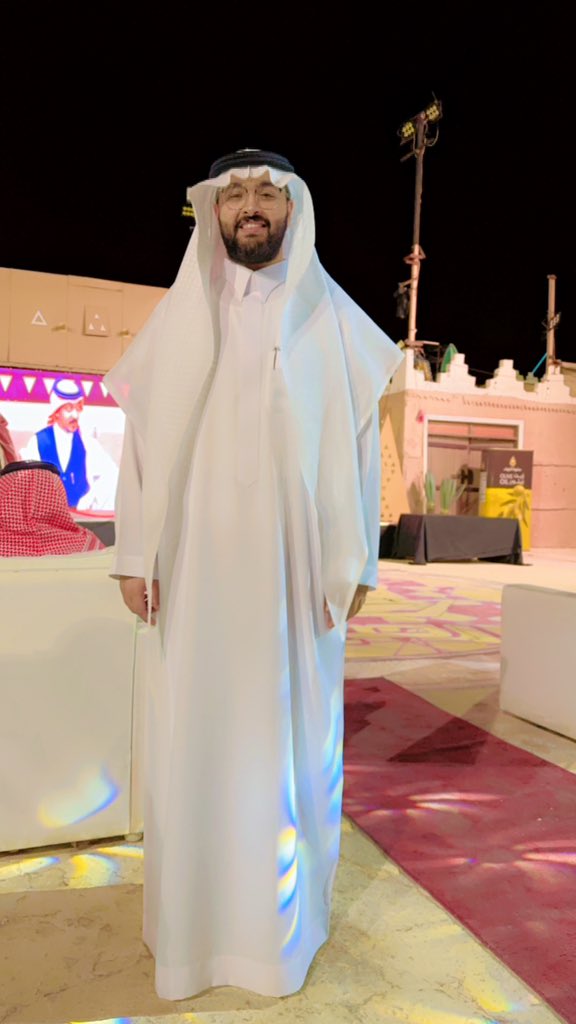 إلى جمهور خالد آل رفعة العظيم

في حضرة الوفاء، تخجل الكلمات، وتتعثر الحروف أمام حجم دعمكم وصدق مشاعركم. لم يكن خالد وحده في هذه الرحلة، بل كنتم أنتم نبضه، صوته، وقوته التي لم تخذله يومًا. لقد أثبتم أن المحبة الحقيقية لا تُشترى، وأن الولاء لا يُطلب، بل يُهدى من قلوب صادقة لا تعرف