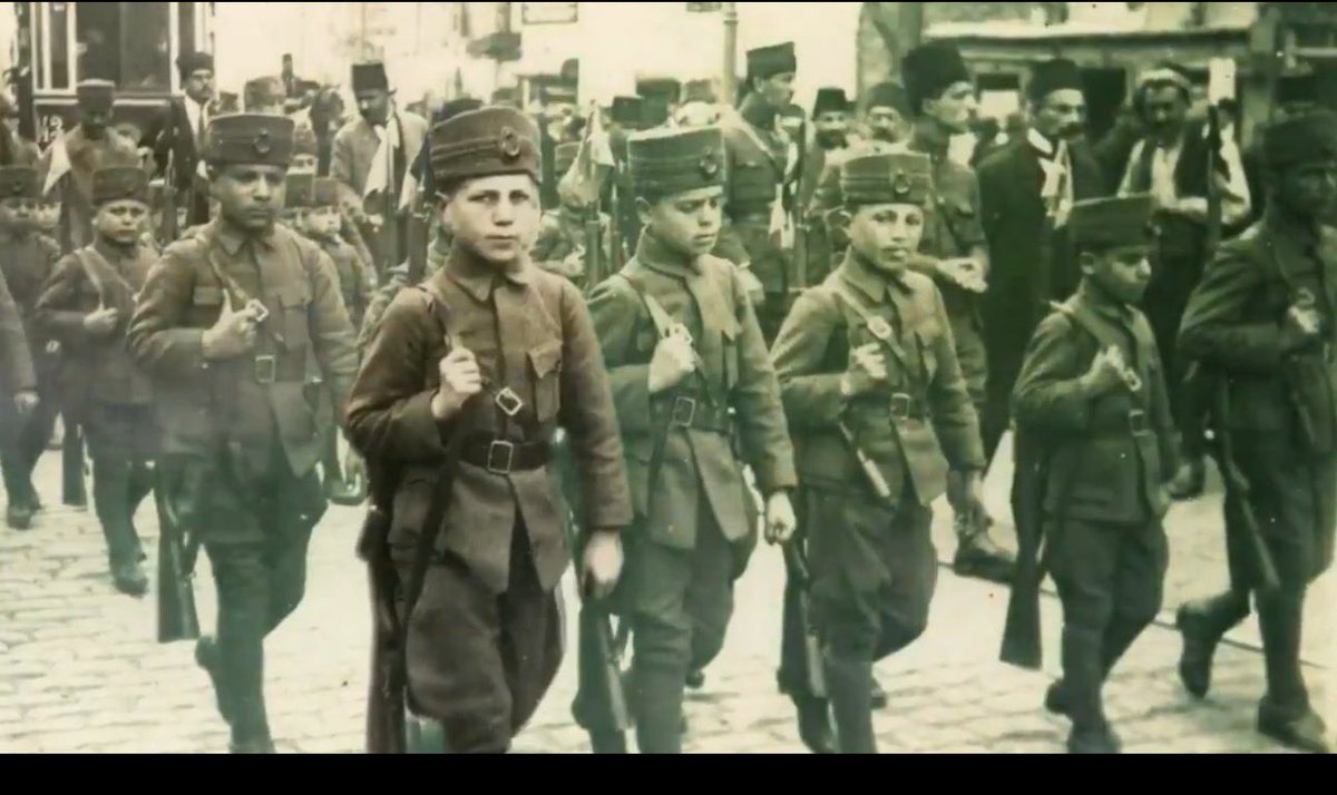 gazipasa47300's tweet photo. Tarihin akışını değiştirerek bir milletin yeniden doğuşunu simgeleyen 18 Mart 1915 Çanakkale Zaferi’nin yıl dönümünde,  Başta Ulu Önderimiz Gazi Mustafa Kemal Atatürk olmak üzere Çanakkale'yi geçilmez kılan aziz şehitlerimizi ve gazilerimizi rahmet, şükran ve saygıyla anıyoruz. https://t.co/8gVW72EB1x