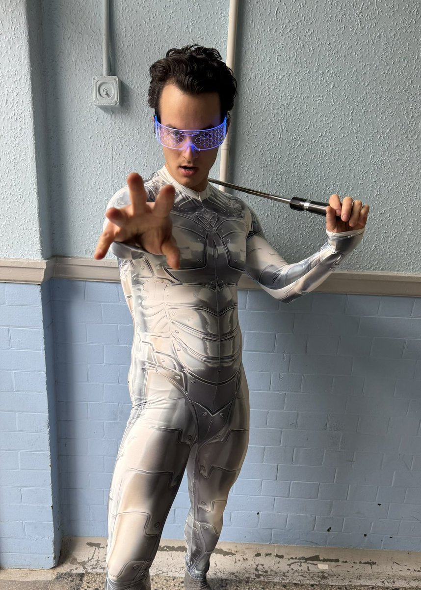 Fab 1st day of  ‘Supersonic Man’ rehearsals, welcomed by Richard Lambert &amp; Chris Burgess, Meet &amp; Greet, 1st scene read, viewing David Shields’ model box &amp; music learning with <a href="/aaronclingham/">Aaron Clingham</a>.
🎭: Supersonic Man
📍: <a href="/swkplay/">Southwark Playhouse</a> Borough
📆: 9 April - 3 May 
🎟️: southwarkplayhouse.co.uk/productions/su…