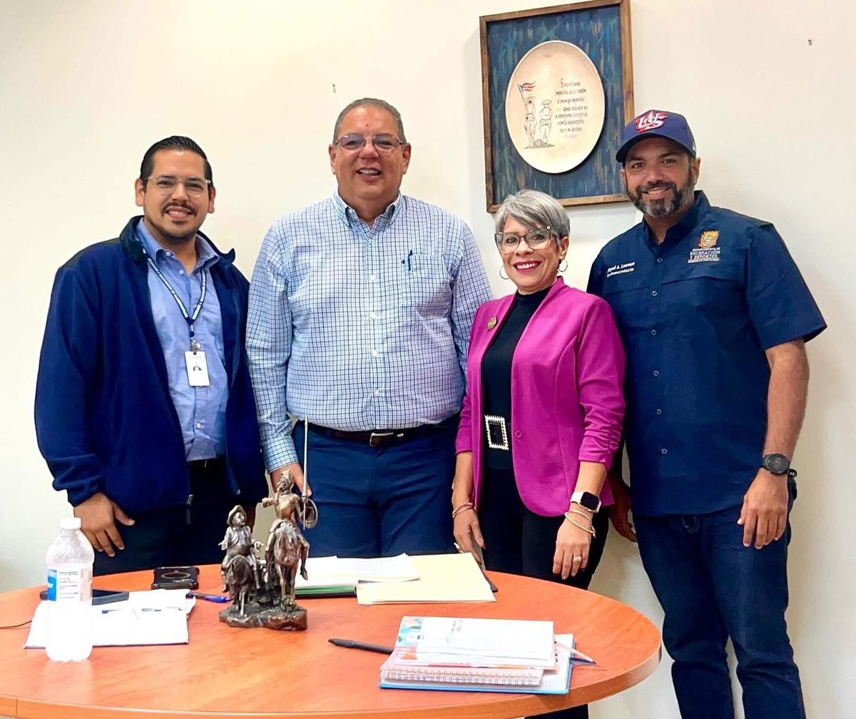 Reunión en el Departamento de Recreación y Deportes (DRD) para conocer de primera mano el estatus de varios proyectos en curso y las mejoras pendientes en las facilidades recreativas de nuestro distrito.

Seguimos trabajando para garantizar espacios seguros y de calidad para el