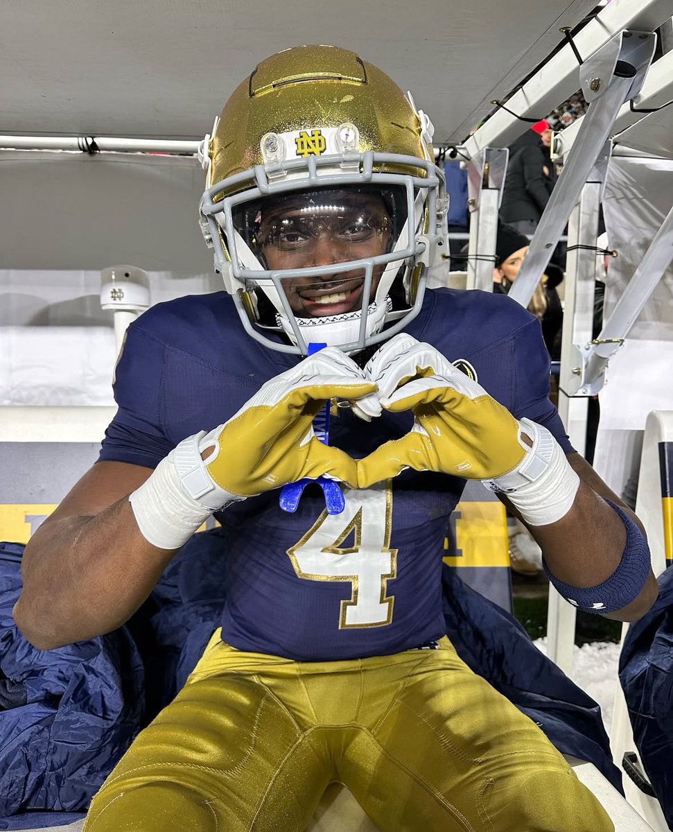 Blessed to receive an offer from The university of Notre dame!
#GoIrish