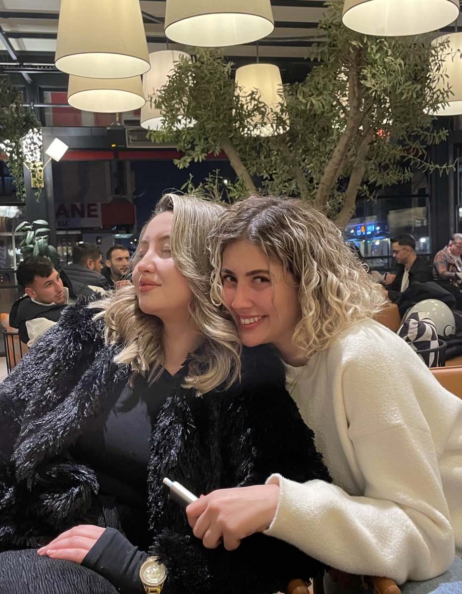 bizim hikayenin ortaokulda başlaması 🥹🌸