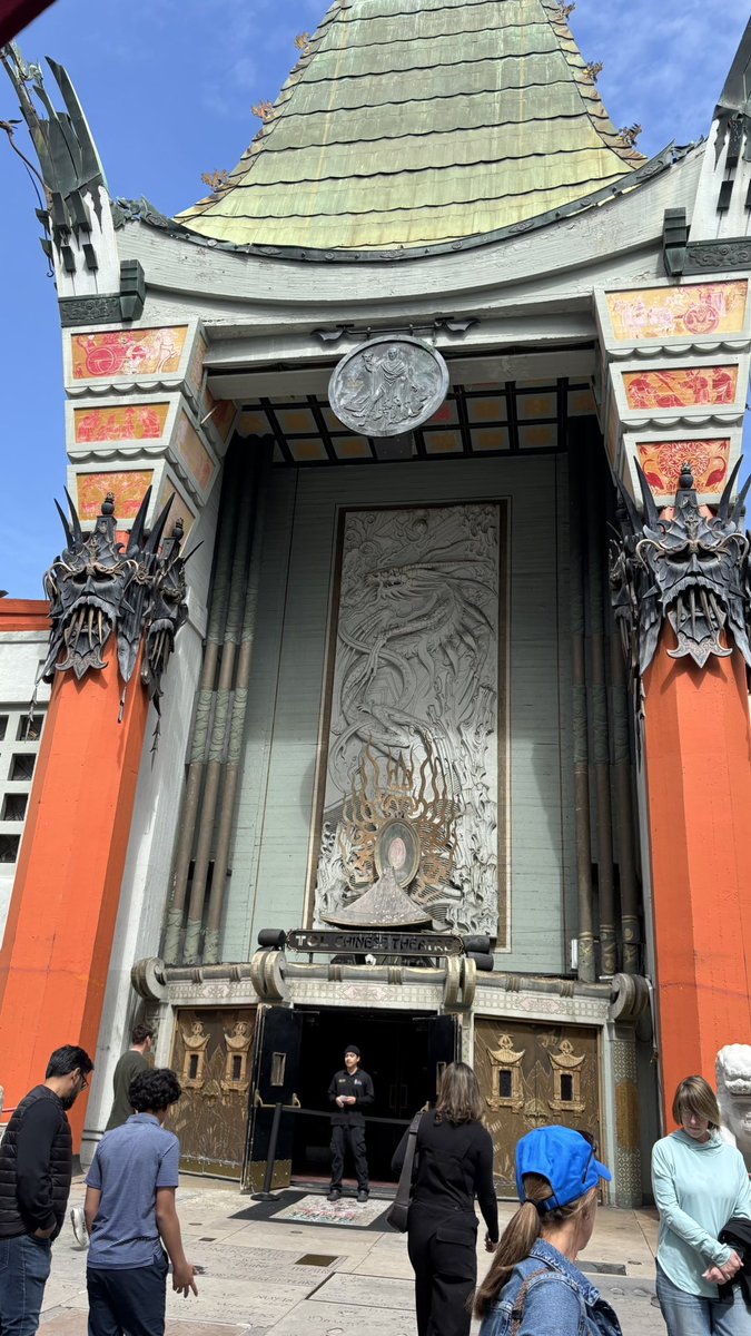 AVID_All_Star's tweet image. I made it to Hollywood! Taking in a bit of sight seeing before empowering 50+ leaders tomorrow in Norwalk! #LanguageisPower 💪🏼🤨