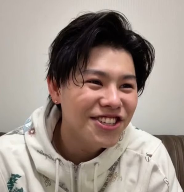 レオ君のエクボって2種類あるね☺️口元横は「明るく前向きで優しい