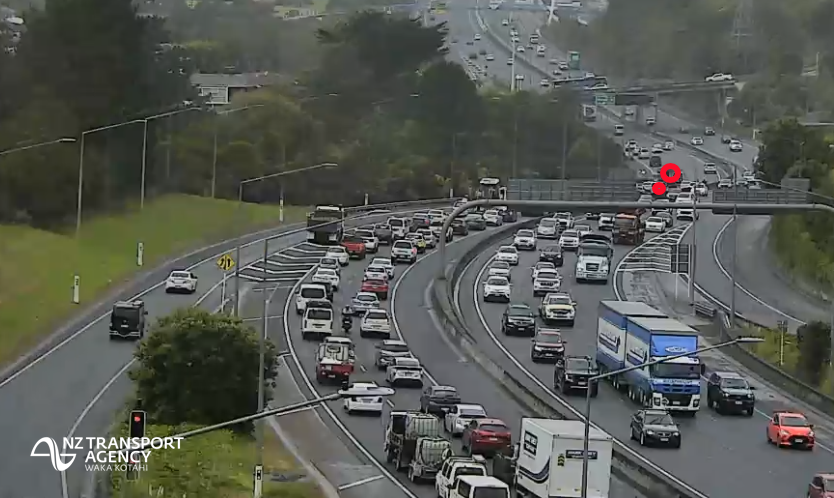 nztaaklnth's tweet photo. SH20 SOUTHWESTERN MWY - 1:45PM
A multi-vehicle crash is blocking the right southbound lane of #SH20 after Hillsborough Rd on-ramp. Pass with care and expect delays until cleared. ^ND https://t.co/f2DJqsSVzX