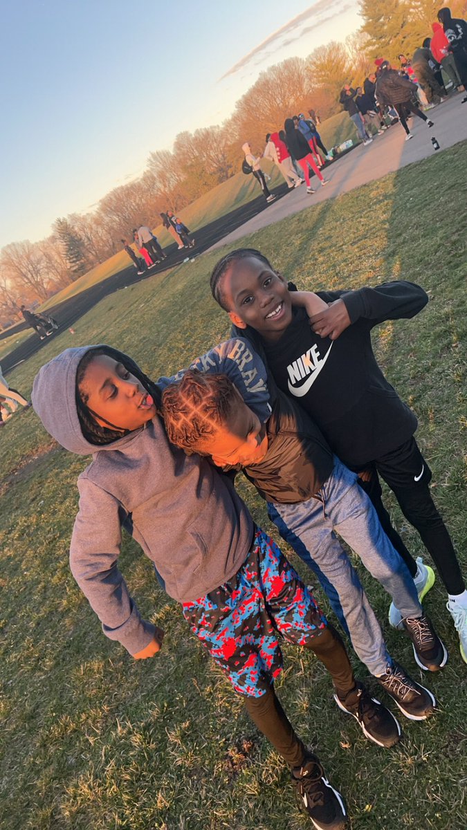 siy_striker's tweet photo. 1st day of track with my bro’s !!! #7uloading https://t.co/Vfugg1mHZP