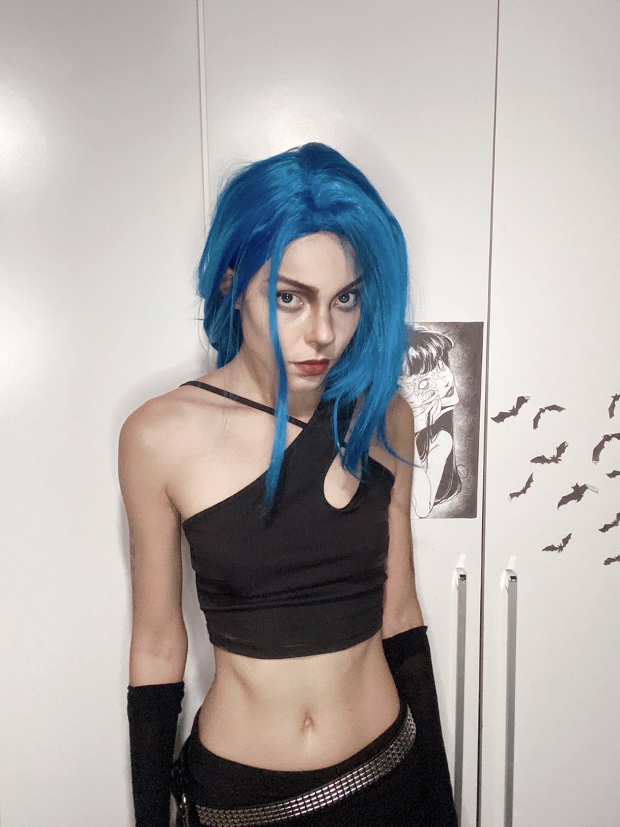 cyb3rlinn's tweet photo. #jinxcosplay https://t.co/ThcfJ7pTz2