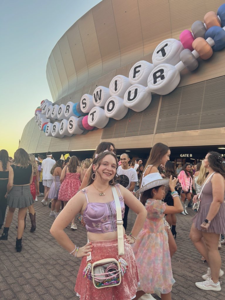 Halien2424's tweet photo. It was rare, I was there and got to experience the tour of the century not once, but twice. @taylornation13 #TSTheErasTour #iHeartAwards2025 https://t.co/Rx4Kt50Q68