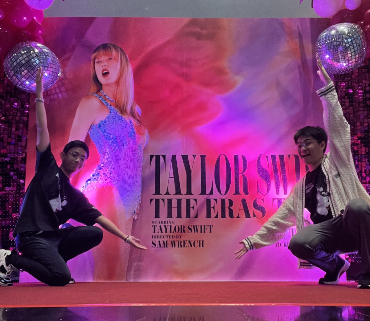 TheRealLawJB's tweet photo. oh our beloved tour of the century, you will always be an icon 🫶🏻 From grainy live streams to cinemas, we are so thankful for this moment @taylorswift13 ❤️✨

 @taylornation13 @jbmlqn #TSTheErasTour #iHeartAwards2025 https://t.co/27L9BkP9ob