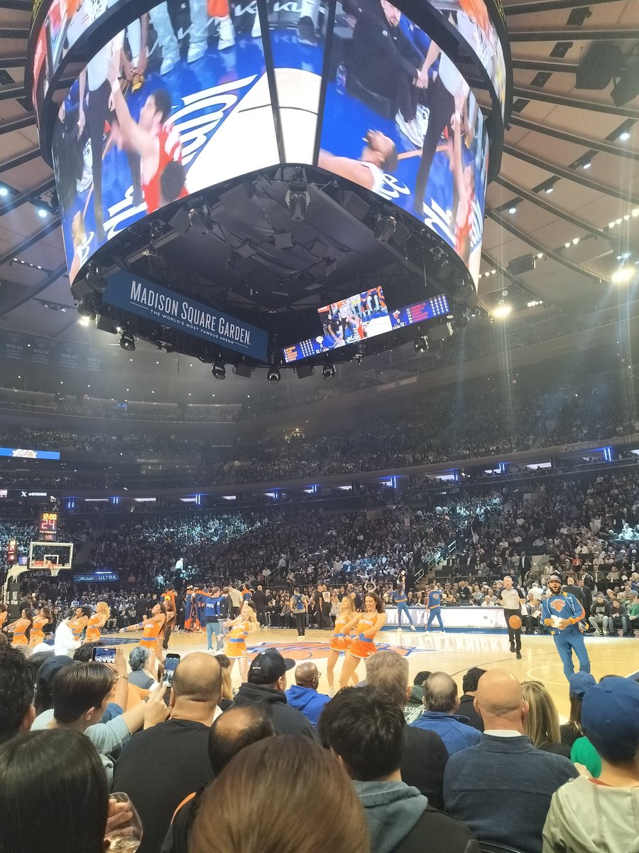 Konstantin Kisin tweet media