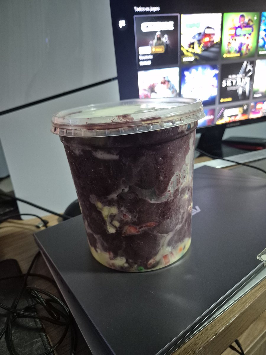 May 🦖 #FUR tweet media