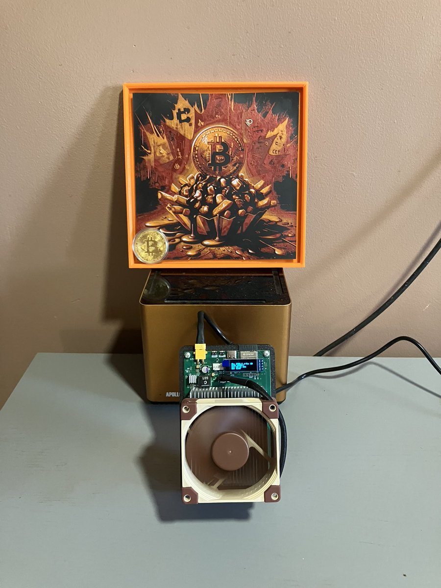 RomanNumeralzTv's tweet photo. Are you solo mining bitcoin?? Bitaxe Hex Bitcoin Solo Miner #bitaxe https://t.co/oYFVTuj1MJ via @YouTube @YouTubeCreators #bitaxe #bitcoin #bitaxehex https://t.co/j6Gf9l4Dpy