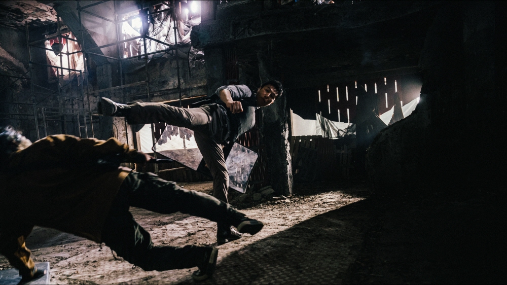 어디까지 올라가는거예요?👆 한층 더 업그레이드된 액션으로 ˗ˋˏ 그 ˎˊ˗가 돌아왔다✨ 견자단의 상상 그 이상 강렬한 액션🔥 <열혈검사> 보도스...