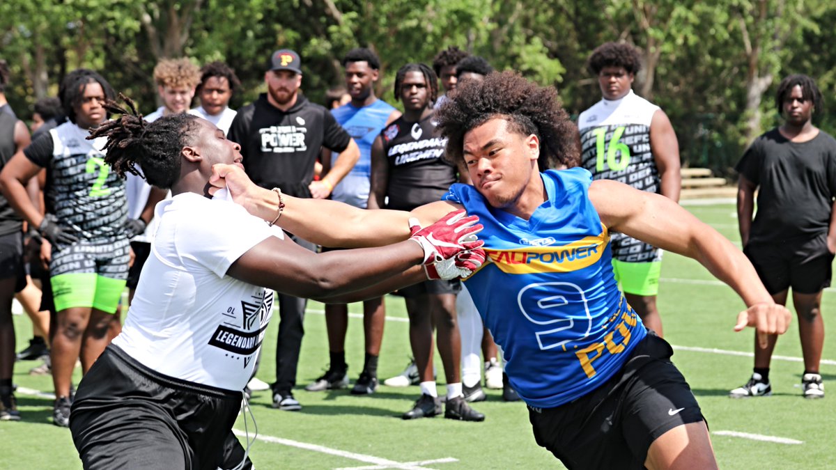 fbscout_florida's tweet photo. After seeing him live at #BattleInTheTrenches, Simote Katoanga should be under 5-star consideration. Length, size, speed, & change of direction were obvious. The X factor: Katoanga's DETERMINATION to dominate separates him from most recruits. @Motekatoanga @CaliPowerATHs @Serra__Football #USC