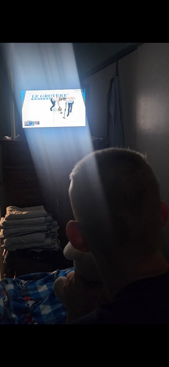 Finally a game we can watch live lol 230am games are hard here in NL <a href="/TeamHoman/">Team Homan 🥌</a> <a href="/Devin_Heroux/">Devin Heroux</a> <a href="/CurlingCanada/">Curling Canada</a> <a href="/TSNCurling/">TSN Curling</a>