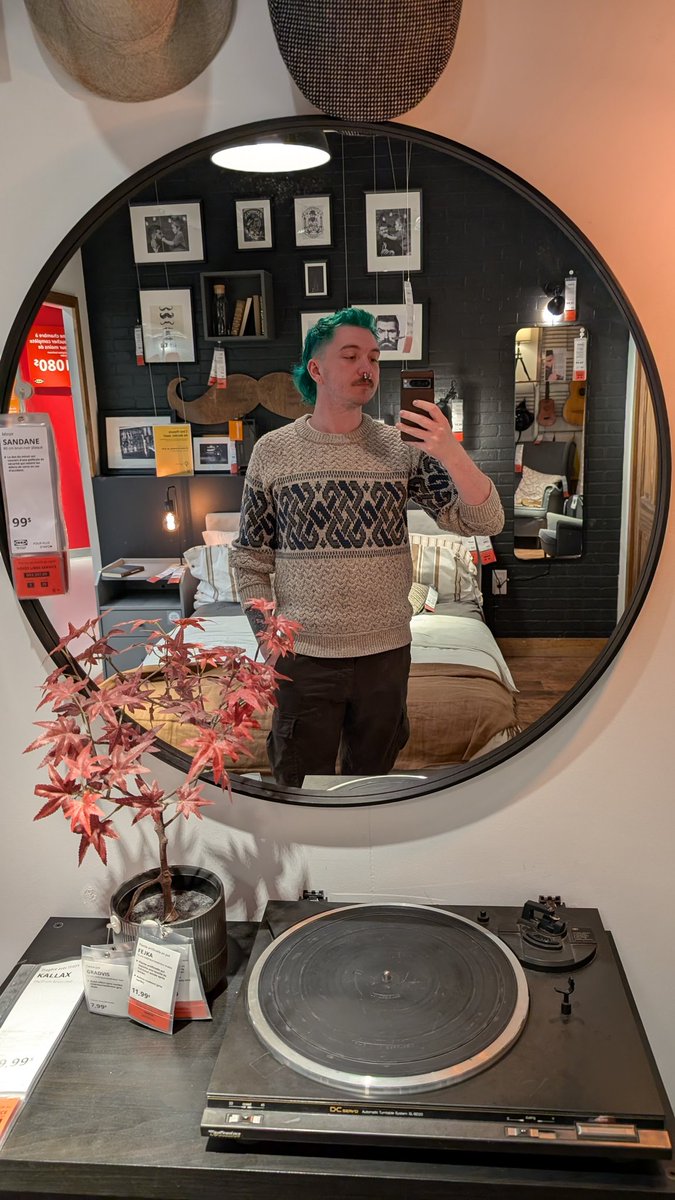 BulkinSailor's tweet photo. Happy St Paddy's from the Ikea store room ☘️ https://t.co/QZyYcAu8YK