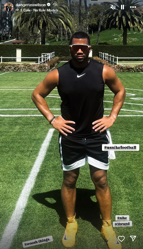 Steelersdepot's tweet photo. Russell Wilson today on IG #Steelers #NFL https://t.co/5b6v2QieKq