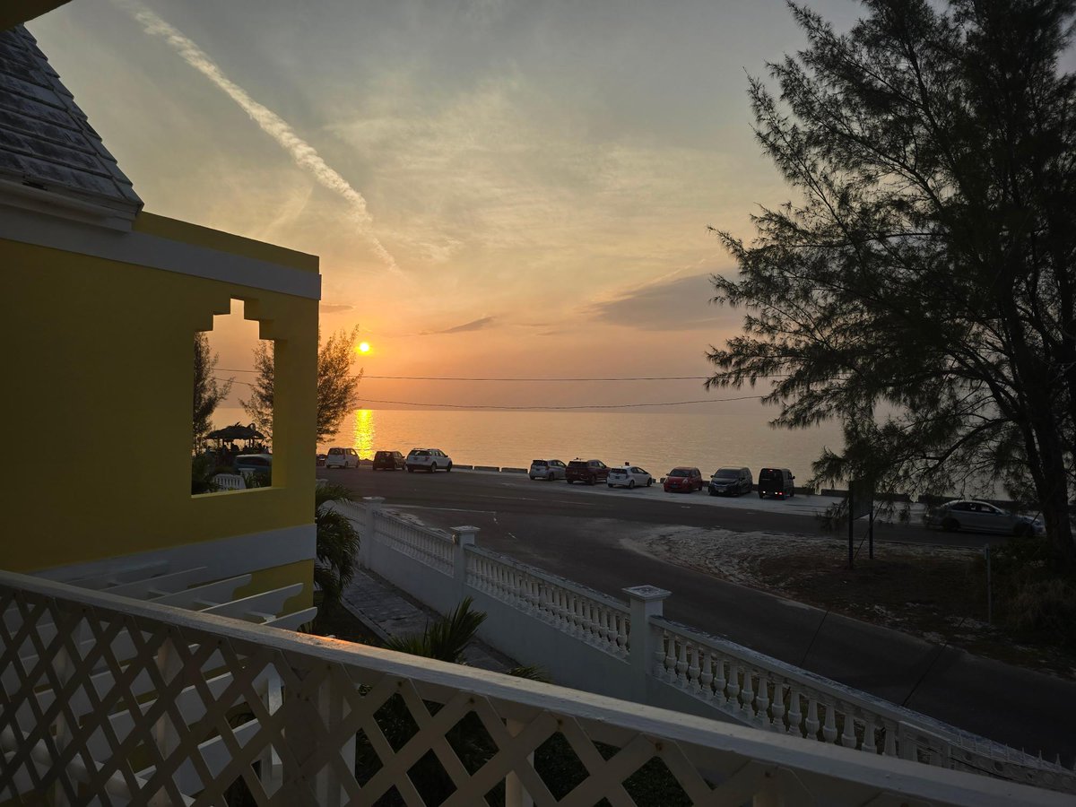 bahhannah_'s tweet photo. SOLD! 🥳

✅️ Buyer rep
✅️ Seller rep
✅️ Rented immediately after closing https://t.co/gGwlmZsHV8