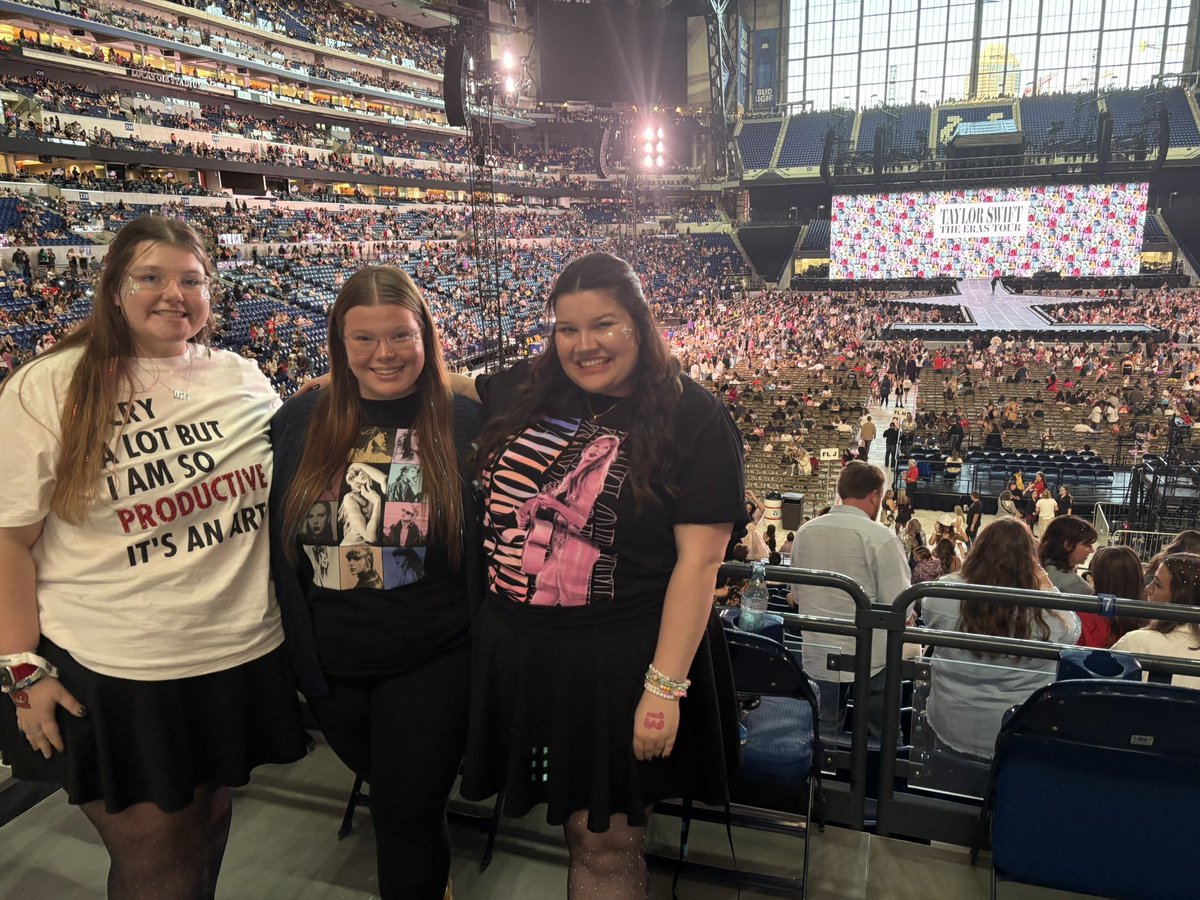 OTPbeliever's tweet photo. @taylornation13 Being with my favorite girls is one of my favorite memories 💖🪩✨🫶 #TSTheErasTour @taylornation13 @reagansversion https://t.co/1u2dVon8na