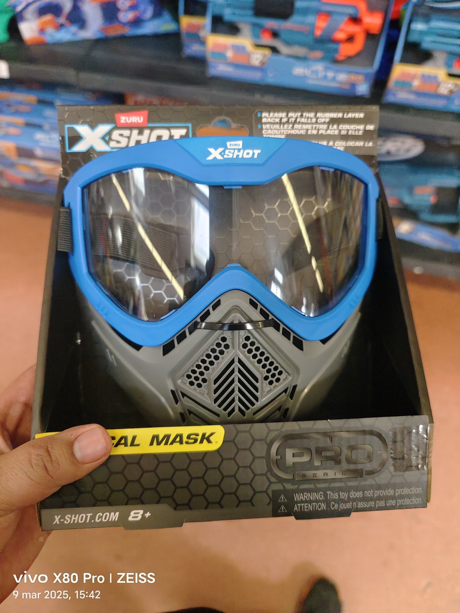 TepozToro's tweet photo. In Walmart Mexico stores. 

@WalcomS7 @NotNuffNerf @botsnblasters 

Xshot Pro is coming strong. And it costs 10 dollar. As a face mask, it is very cheap in here. https://t.co/um6ogySjjF