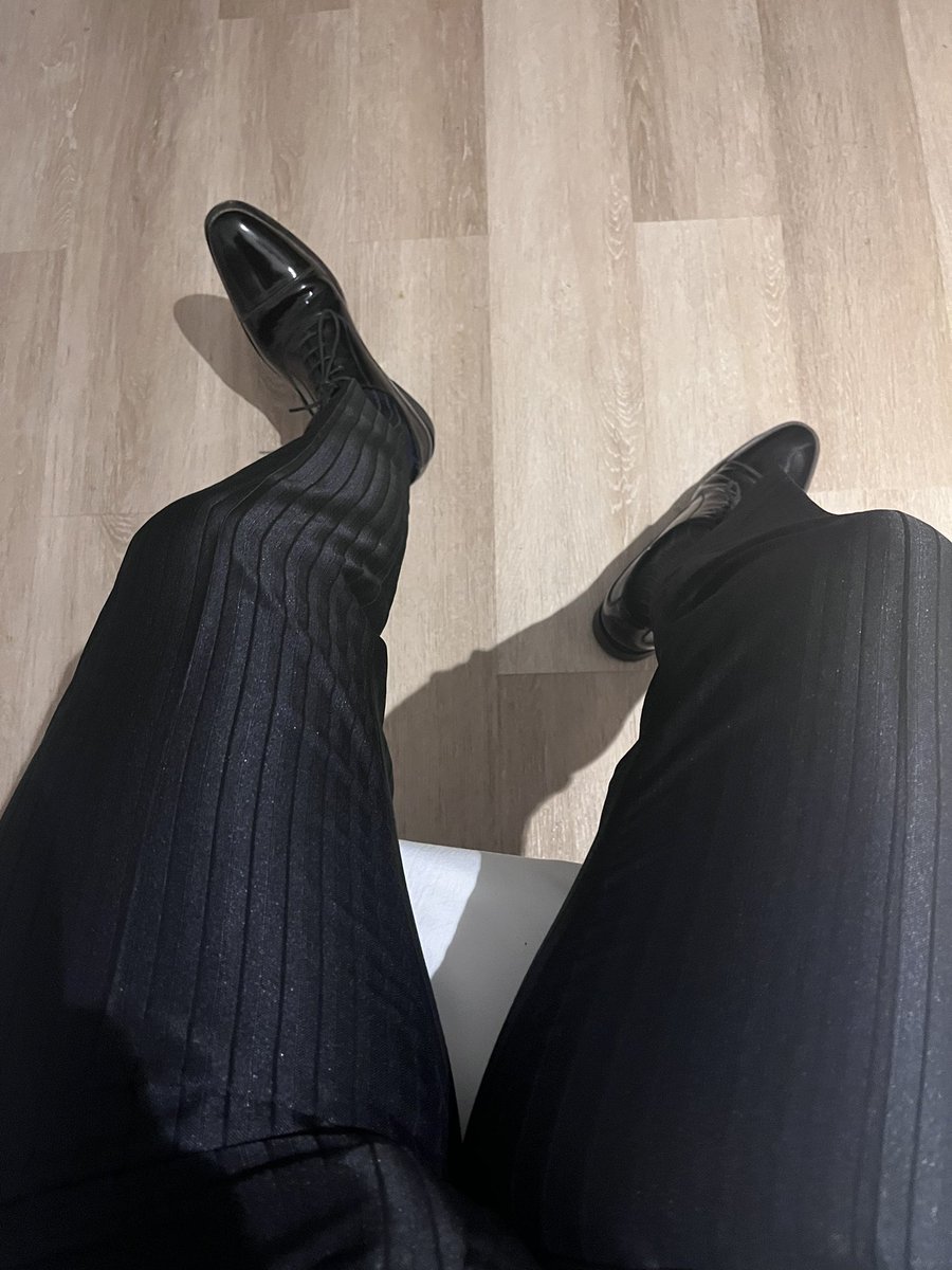 SuitQMan's tweet photo. 对条纹爱不释手 https://t.co/cQjzBRA6pc