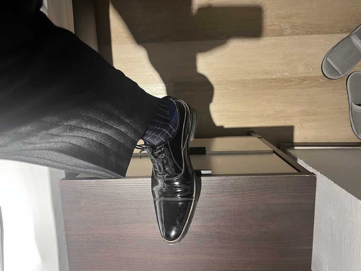 SuitQMan's tweet photo. 对条纹爱不释手 https://t.co/cQjzBRA6pc