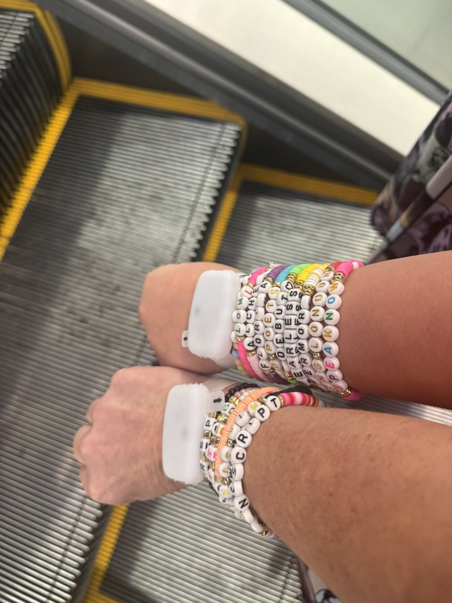 Llittle377's tweet photo. @taylornation13 One of the BEST nights of my life 🫶
# NOLA #TaylorSwift  #taylornation  #iHeartMusicAwards https://t.co/sIxTA2Knsc
