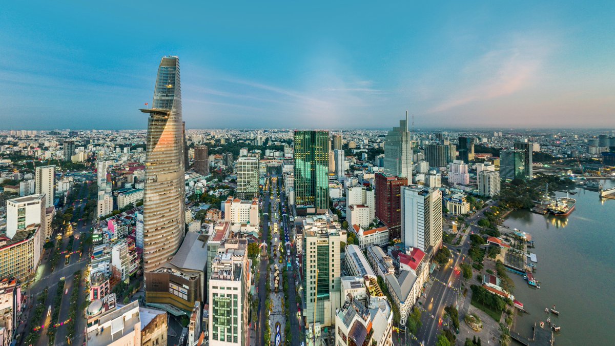 ProdimaVietnam's tweet photo. Vietnam ecommerce industry: 30% yearly growth.
2024 total value: 36B USD.

Source: https://t.co/KhRLLtZwnz

Vietnam is shifting from a cash-based society to electronic payments.

#vietnam #digitalmarketing #onlinemarketing #ecommerce https://t.co/DIJ5V8PCL7