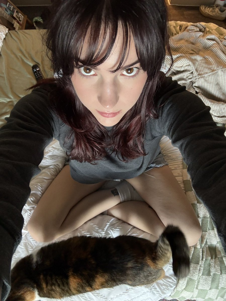 scorsesebabymom's tweet photo. me if u even care. https://t.co/ygCy0eRJzQ