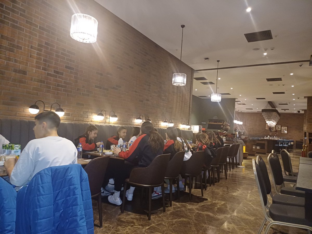 FaikyO's tweet photo. Yıldızlar Kız/ Erkek şampiyon takımlarımızla TÜRKİYE YARIFINALLARİ için Kocaeli'deyiz https://t.co/he8vB1Rkpj
