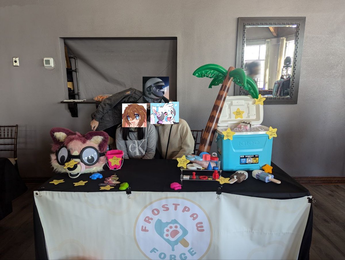 ✨Thank you so much to everyone who made #FLoP2025 an amazing time for us. It was our first time vending at a convention and we really appreciate all the support and love we got from everyone there.

Thank you and hope to see you all again next year! 🩷

#furry #FLoP