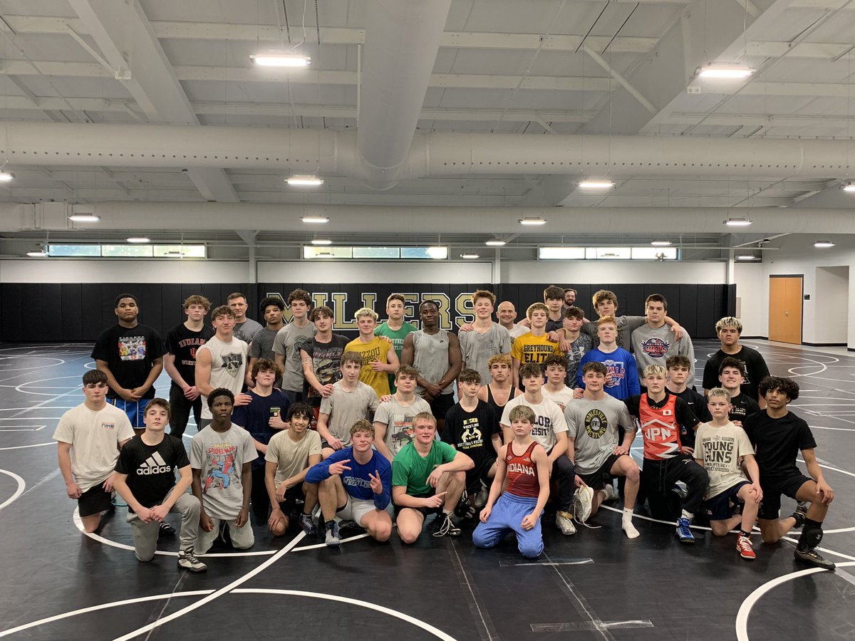 This Crew of 🔨’s from Elwood, Fishers, HSE, Westfield, Carmel, and Noblesville  SCRAPPED tonight!!! What a Room of Guys throwing everything and the Kitchen Sink at each other and SMILING after the WAR they went through!!!! NOBLESVILLE RTC is the PLACE to BE!Monday Nights 6-7:30!